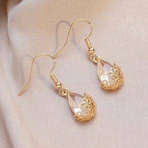 Flower Detail Water Drop Earrings
